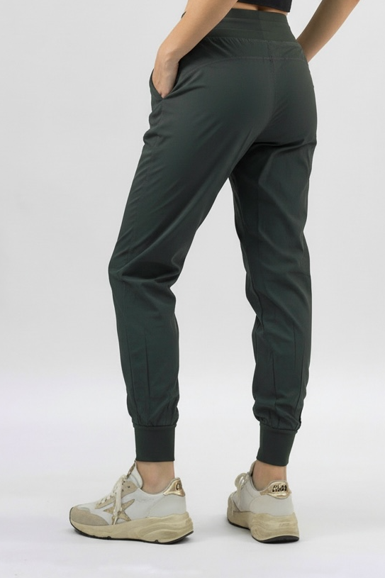 Fresh jogger green