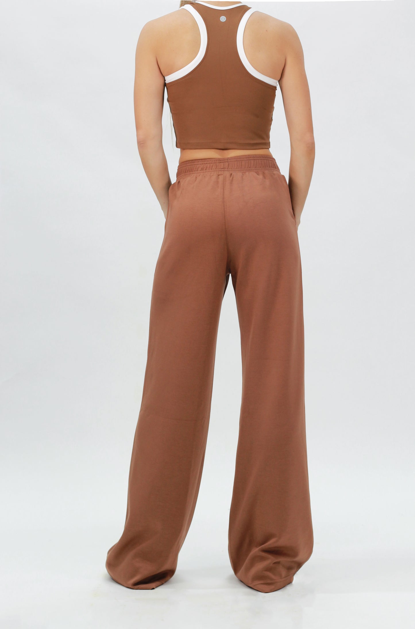 Move jogger tan