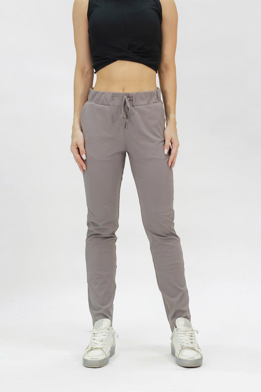 skinny jogger sand