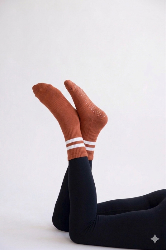 The Grip socks / terracota -white stripe