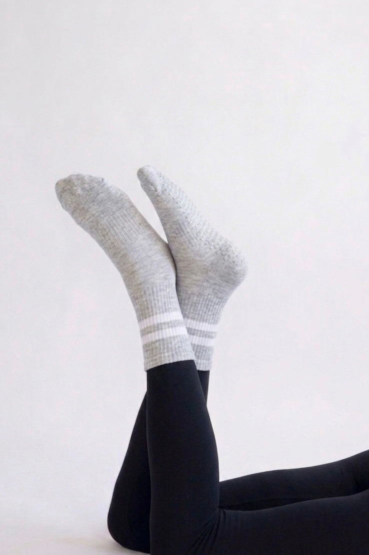 The Grip socks / light gray -white stripe