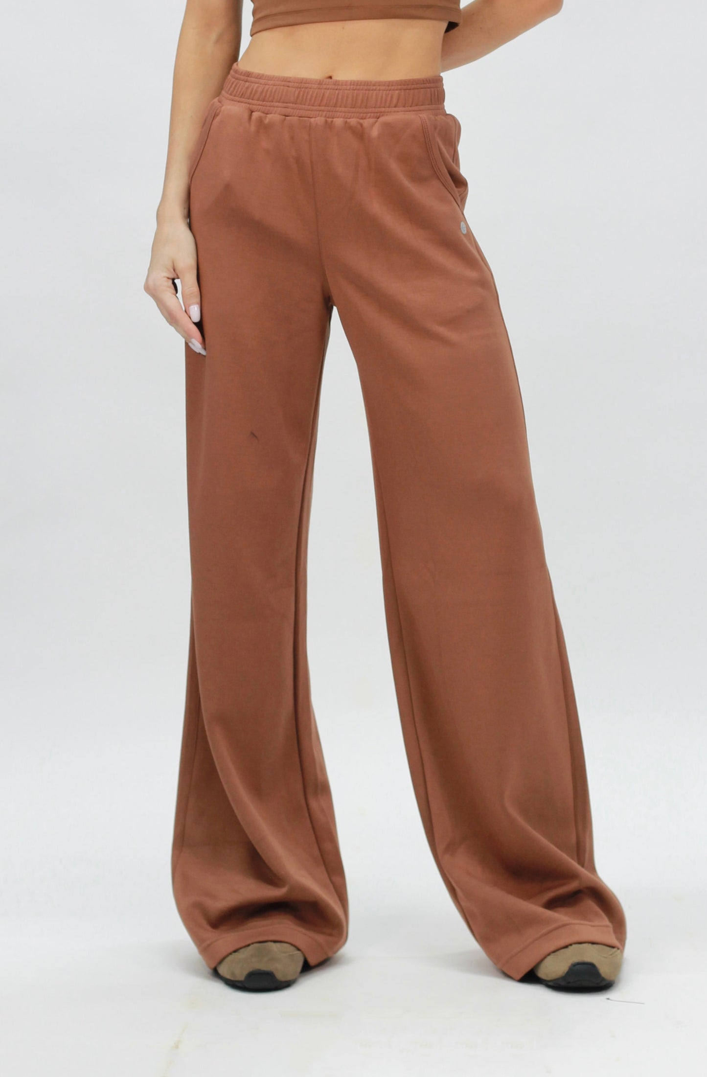 Move jogger tan