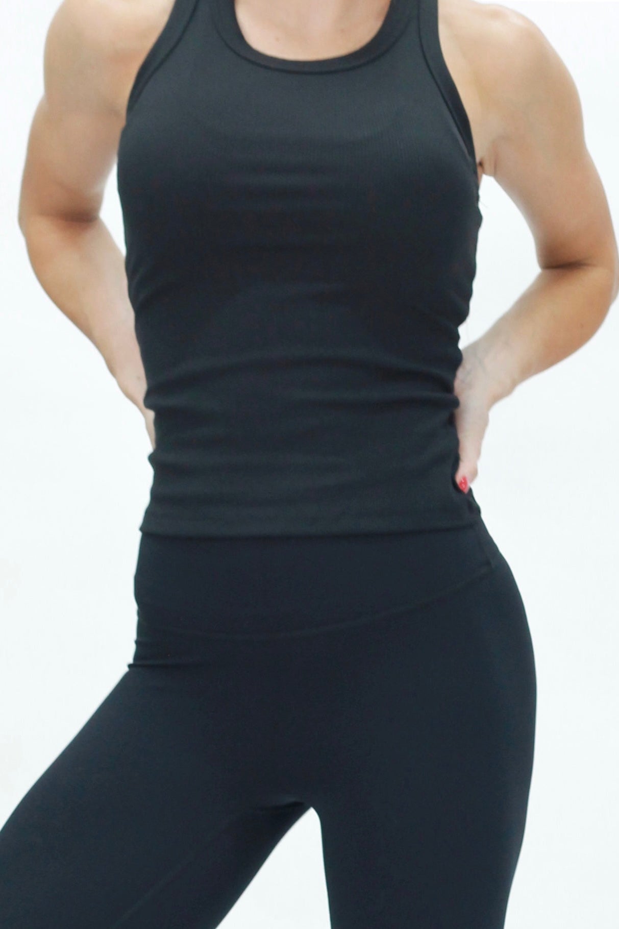 The rib tank black