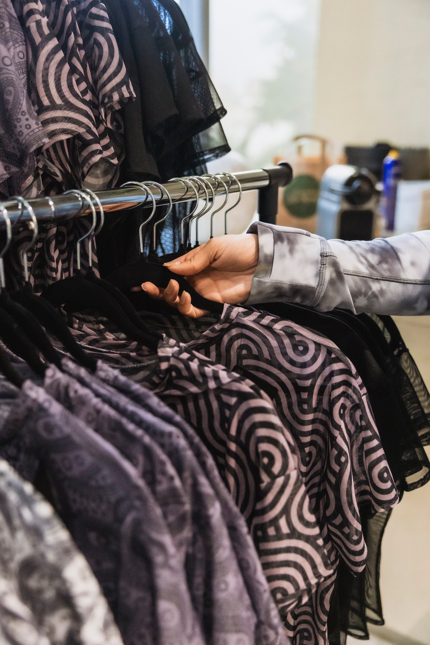 The mesh shirt loop