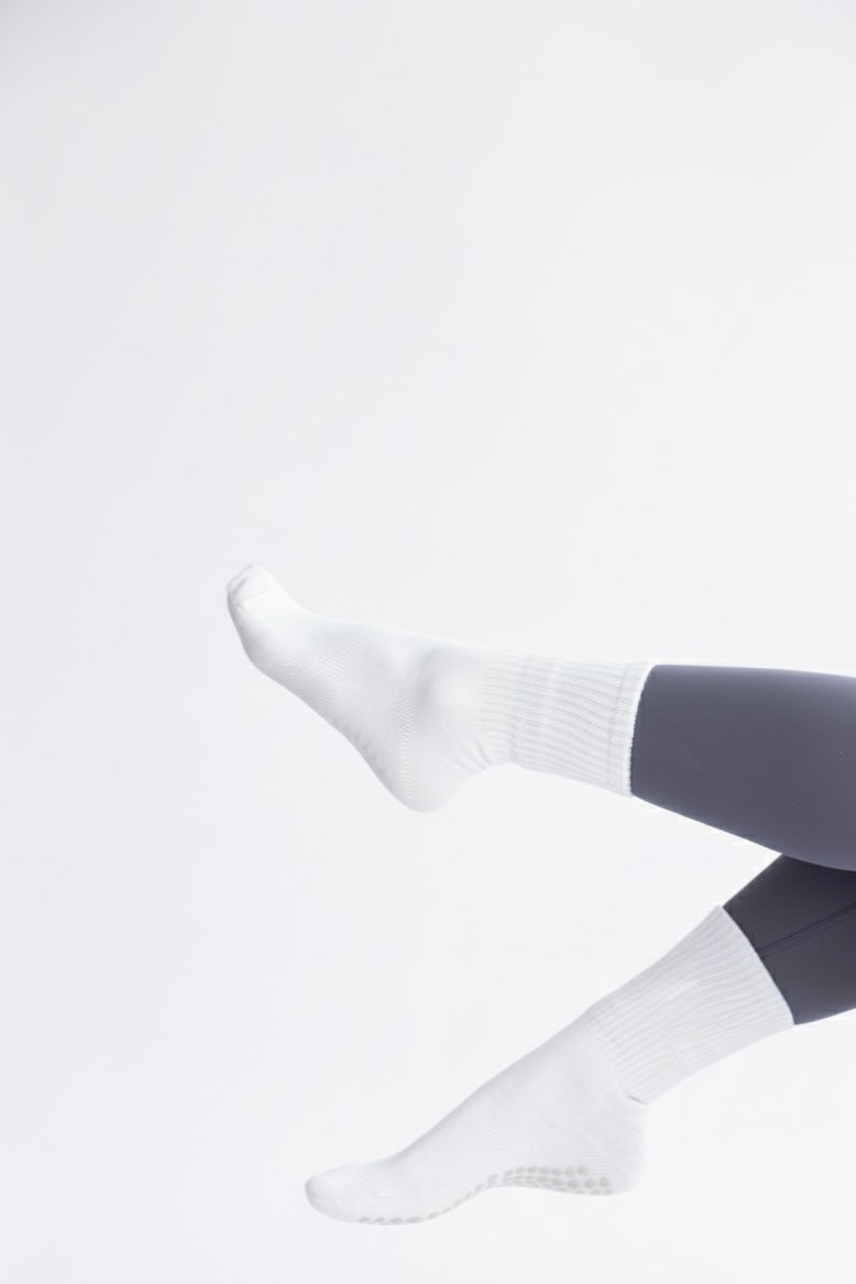 The Grip socks / white